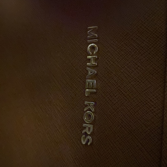 Michael Kors Jet Set Saffiano Leather ZipTop Tote - Tan, Goldtone hardware EUC - Picture 7 of 12